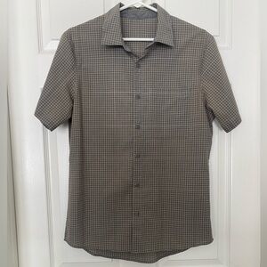 Lululemon Men’s Plaid Button-Up - M